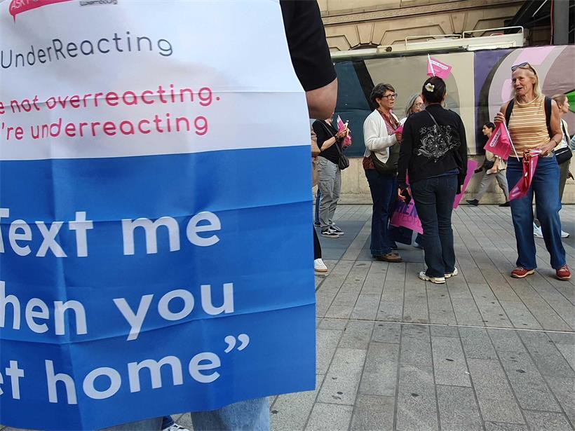 Protest in Luxemburg-Stadt: Hunderte Menschen gehen für Frauensicherheit auf die Straße