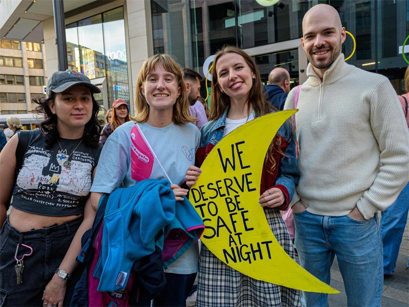 Protest in Luxemburg-Stadt: Hunderte Menschen gehen für Frauensicherheit auf die Straße