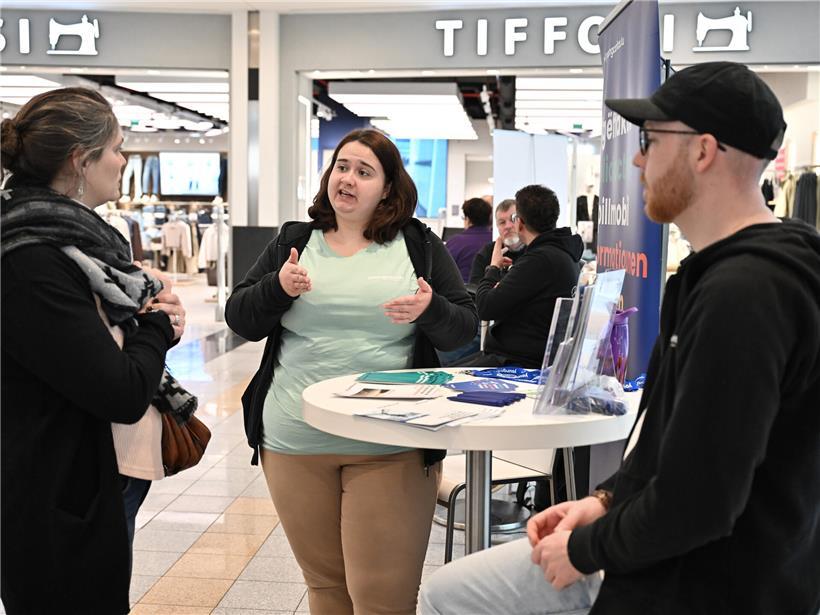 „Deng Zukunft – Däi Wee“ bringt Jugendliche und Betriebe in Belval ins Gespräch
