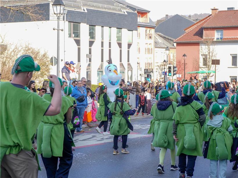 Einziger Kinderumzug im Land: Kinderkavalkade in Kayl lockt große und kleine Karnevalfans