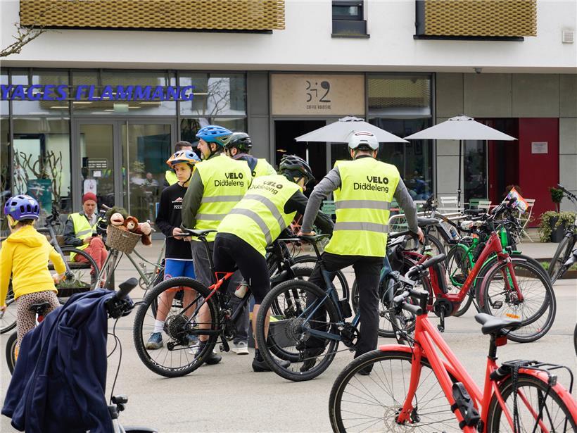 Menschen auf dem Rad erobern Düdelingen bei „Critical Mass“ am Samstag