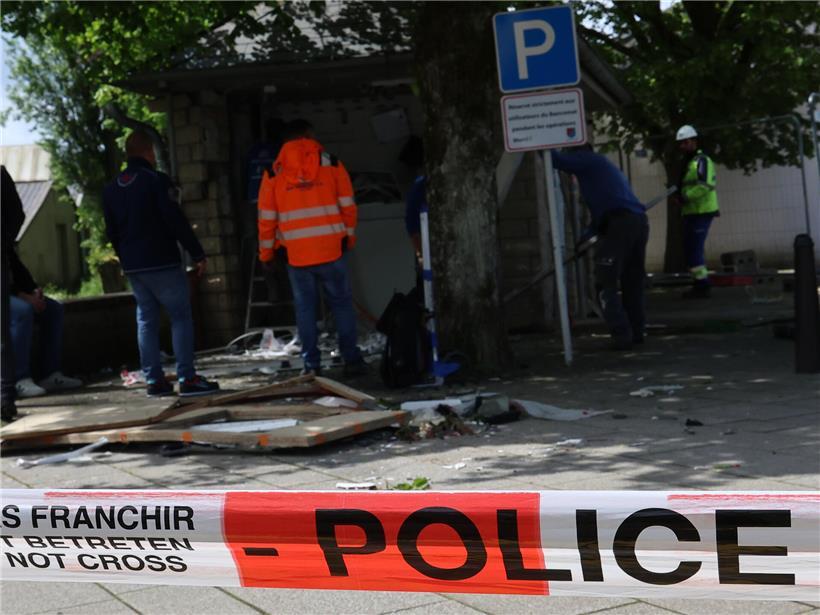 Polizei sucht Täter nach Geldautomatensprengung in Eischen