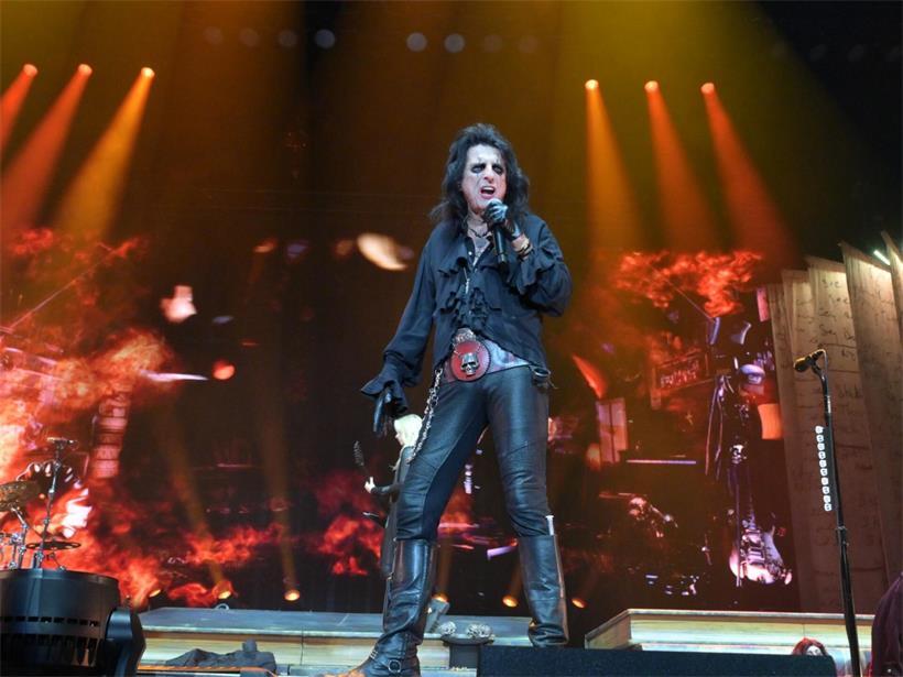 Rock-Legende Alice Cooper bringt Rockhal zum Beben