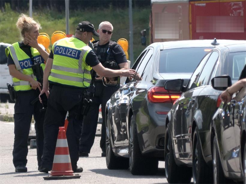 Wenn es nach dem deutschen Innenminister geht, sollen die Grenzkontrollen nun zum vierten Mal verlängert werden