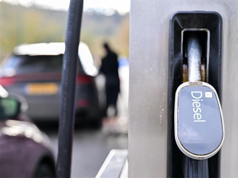 Wer derzeit in Luxemburg Diesel tanken muss, hat an der Zapfsäule nicht viel zu lachen