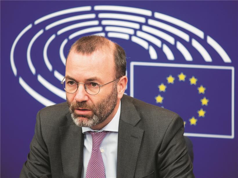 Manfred Weber (CSU), EVP-Fraktionsvorsitzender, spricht bei offizieller Veranstaltung, betont Unwissenheit zu Thema
