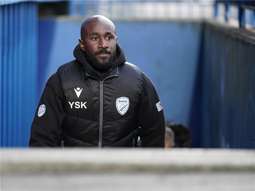 Yannick Kakoko in Racing-Jacke gibt Differdingen neue Impulse als Fußballtrainer und Teamspieler