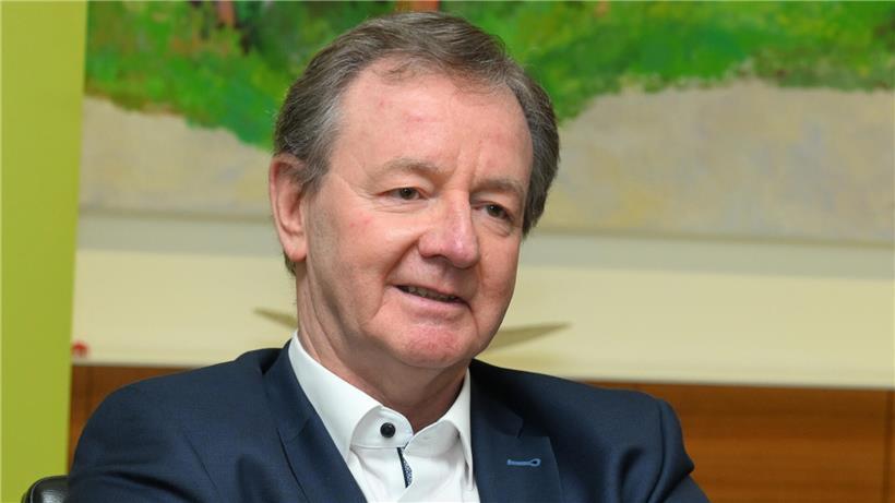 Yves Biewer als Geschäftsführer nach Guy Hoffmann bis Renteneintritt 2023 in formellem Business-Outfit vor neutralem Hintergrund