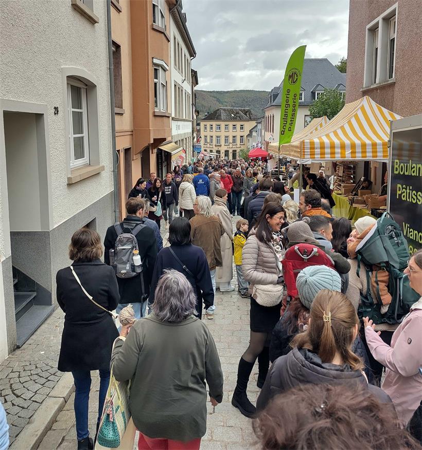 Zahlreiche Besucher drängten sich am Sonntag durch die Straßen von Vianden
