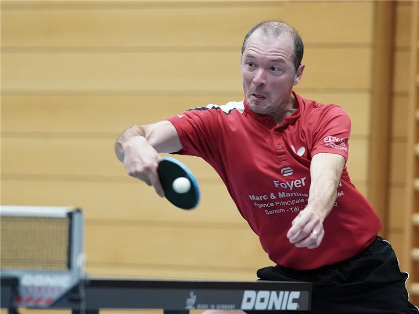 Zoltan Fejer-Konnerth und Christian Kill feiern Siegpunkt im Tischtennis-Doppel bei spannendem Match