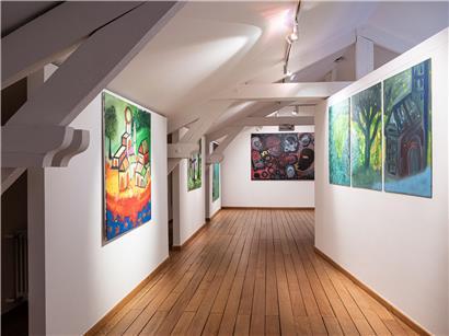 Ausstellung von Jim Peiffer im Centre d’Art Dominique Lang Düdelingen mit moderner Kunst und Skulpturen