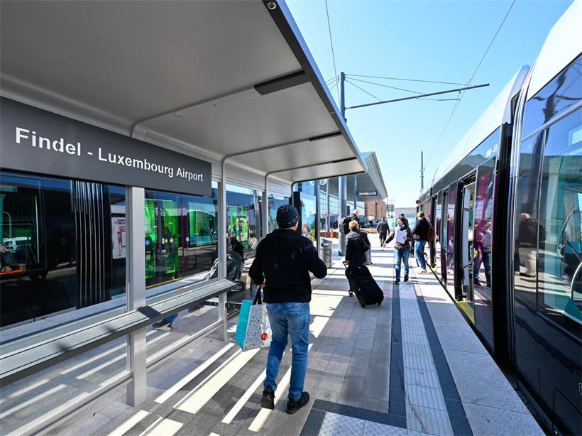 Zwischen Bahnhof Luxemburg und dem Flughafen Findel müssen Tramfahrgäste vorübergehend auf den Bus umsteigen